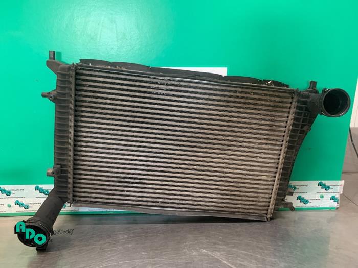 Gebruikte Intercooler Audi A3 Sportback (8PA) 2.0 TDI DPF Prijs € 50,00 Margeregeling aangeboden door Autodemontagebedrijf Otte