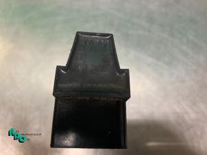 Gebruikte Pen Bobine Volkswagen Polo V (6R) 1.2 12V BlueMotion Technology Prijs € 10,00 Margeregeling aangeboden door Autodemontagebedrijf Otte