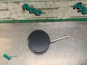 Gebruikte Sleepoog Afdekkap voor Ford Mondeo IV Wagon 1.6 16V Prijs € 10,00 Margeregeling aangeboden door Autodemontagebedrijf Otte