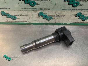 Gebruikte Pen Bobine Volkswagen Golf V (1K1) 1.4 FSI 16V Prijs € 10,00 Margeregeling aangeboden door Autodemontagebedrijf Otte