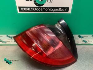 Gebruikte Achterlicht rechts Mercedes C Sportcoupé (C203) 2.2 C-220 CDI 16V Prijs € 30,00 Margeregeling aangeboden door Autodemontagebedrijf Otte