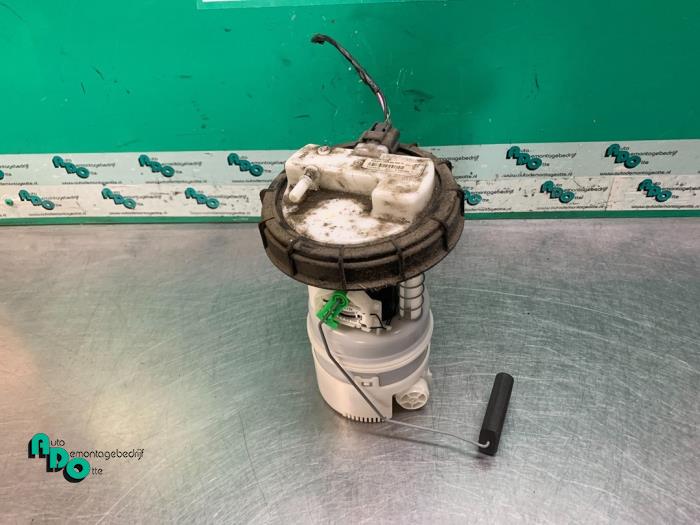 Gebruikte Tank element Pomp Renault Twingo II (CN) 1.2 16V Prijs € 15,00 Margeregeling aangeboden door Autodemontagebedrijf Otte
