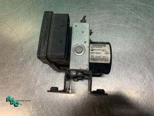 Gebruikte ABS Pomp Renault Twingo II (CN) 1.2 16V Prijs € 50,00 Margeregeling aangeboden door Autodemontagebedrijf Otte