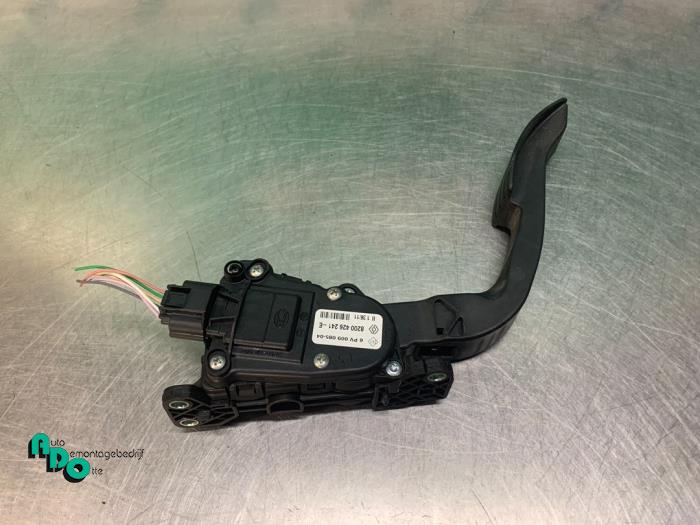 Gebruikte Gaspedaalpositie Sensor Renault Twingo II (CN) 1.2 16V Prijs € 10,00 Margeregeling aangeboden door Autodemontagebedrijf Otte