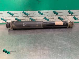 Gebruikte Schokbreker rechts-achter Mercedes E Combi (S211) 3.2 E-320 CDI 24V Prijs € 35,00 Margeregeling aangeboden door Autodemontagebedrijf Otte