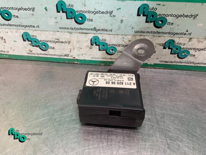 Alarm module van een Mercedes-Benz E Combi (S211) 3.2 E-320 CDI 24V 2003