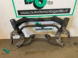 Gebruikte Subframe Mercedes E Combi (S211) 3.2 E-320 CDI 24V Prijs € 100,00 Margeregeling aangeboden door Autodemontagebedrijf Otte