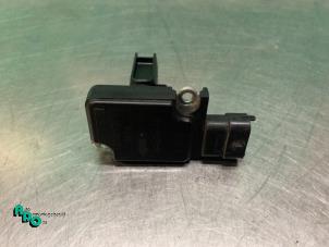 Gebruikte Luchtmassameter Saab 9-3 II Sport Sedan (YS3F) 2.0t 16V Prijs € 25,00 Margeregeling aangeboden door Autodemontagebedrijf Otte