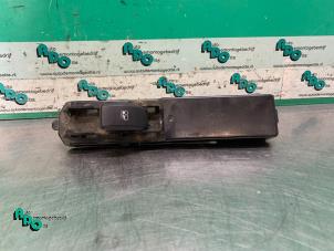 Gebruikte Raam schakelaar elektrisch Saab 9-3 II Sport Sedan (YS3F) 2.0t 16V Prijs € 10,00 Margeregeling aangeboden door Autodemontagebedrijf Otte