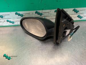 Gebruikte Spiegel Buiten links Lancia Ypsilon (843) 1.2 16V Prijs € 40,00 Margeregeling aangeboden door Autodemontagebedrijf Otte