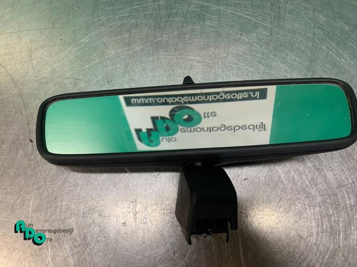 Binnenspiegel van een Opel Meriva 1.6 2003