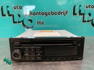 Gebruikte Radio CD Speler Peugeot 208 I (CA/CC/CK/CL) 1.4 HDi Prijs € 40,00 Margeregeling aangeboden door Autodemontagebedrijf Otte