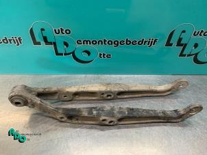 Gebruikte Draagarm onder rechts-achter Mercedes E Combi (S211) 3.2 E-320 CDI 24V Prijs € 50,00 Margeregeling aangeboden door Autodemontagebedrijf Otte