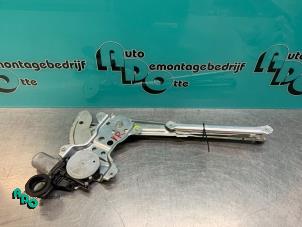Gebruikte Ruitmechaniek 4Deurs rechts-voor Suzuki Swift (ZA/ZC/ZD1/2/3/9) 1.3 VVT 16V Prijs € 25,00 Margeregeling aangeboden door Autodemontagebedrijf Otte