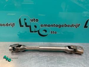 Gebruikte Stuurkolomas Renault Twingo II (CN) 1.2 Prijs € 10,00 Margeregeling aangeboden door Autodemontagebedrijf Otte