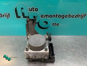 Gebruikte ABS Pomp Renault Clio III (BR/CR) 1.2 16V TCe 100 Prijs € 25,00 Margeregeling aangeboden door Autodemontagebedrijf Otte