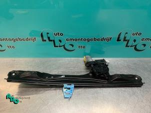 Gebruikte Ruitmechaniek 2Deurs links-voor Fiat Doblo Cargo (263) 1.6 D Multijet Prijs € 50,00 Margeregeling aangeboden door Autodemontagebedrijf Otte