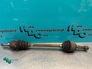 Gebruikte Aandrijfas links-voor Citroen C2 (JM) 1.1 Prijs € 25,00 Margeregeling aangeboden door Autodemontagebedrijf Otte