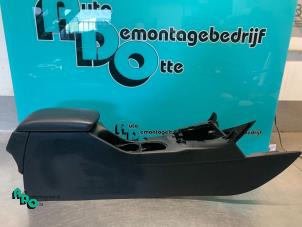 Gebruikte Middenconsoles Peugeot 308 (4A/C) 1.6 VTI 16V Prijs € 50,00 Margeregeling aangeboden door Autodemontagebedrijf Otte