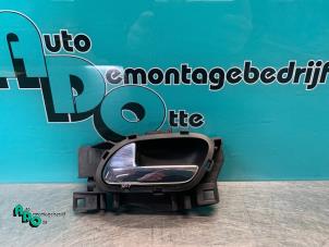 Gebruikte Deurgreep 4Deurs links-voor Peugeot 308 (4A/C) 1.6 VTI 16V Prijs € 15,00 Margeregeling aangeboden door Autodemontagebedrijf Otte