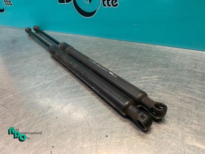 Set Gasdempers Achterklep van een Peugeot 308 (4A/C) 1.6 VTI 16V 2009