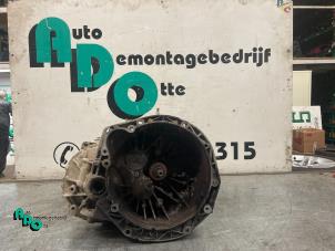 Gebruikte Versnellingsbak Opel Movano (4A1; 4A2; 4B2; 4B3; 4C2; 4C3) 1.9 CDTI Prijs € 500,00 Margeregeling aangeboden door Autodemontagebedrijf Otte