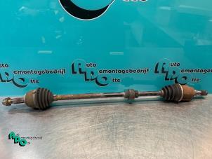 Gebruikte Steekas rechts-voor Nissan Micra (K12) 1.2 16V Prijs € 20,00 Margeregeling aangeboden door Autodemontagebedrijf Otte