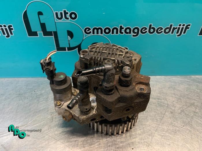 Gebruikte Brandstofpomp Mechanisch Opel Movano (4A1; 4A2; 4B2; 4B3; 4C2; 4C3) 1.9 CDTI Prijs € 90,00 Margeregeling aangeboden door Autodemontagebedrijf Otte