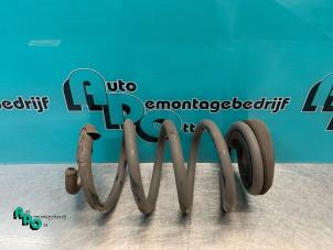 Gebruikte Schroefveer achter Dacia Logan MCV (KS) 1.5 dCi Prijs € 15,00 Margeregeling aangeboden door Autodemontagebedrijf Otte