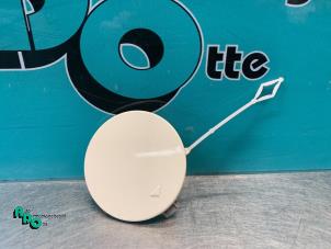 Gebruikte Afdekkap Sleepoog achter Mini Clubman (F54) 1.5 Cooper 12V ALL4 Prijs € 15,00 Margeregeling aangeboden door Autodemontagebedrijf Otte