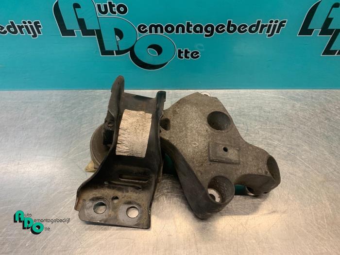 Gebruikte Motorrubber Renault Kangoo Express (FW) 1.5 dCi 75 Prijs € 20,00 Margeregeling aangeboden door Autodemontagebedrijf Otte