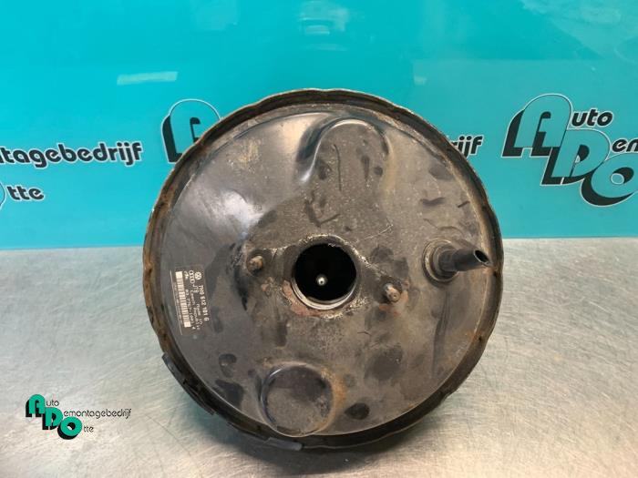 Gebruikte Rembekrachtiger Volkswagen Transporter T5 2.5 TDi PF Prijs € 50,00 Margeregeling aangeboden door Autodemontagebedrijf Otte