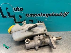 Gebruikte Hoofdremcilinder Volkswagen Transporter T5 2.5 TDi PF Prijs € 25,00 Margeregeling aangeboden door Autodemontagebedrijf Otte