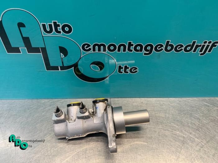 Gebruikte Hoofdremcilinder Peugeot Partner (GC/GF/GG/GJ/GK) 1.6 BlueHDI 75 Prijs € 20,00 Margeregeling aangeboden door Autodemontagebedrijf Otte