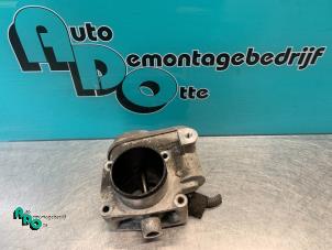 Gebruikte Gasklephuis Opel Combo (Corsa C) 1.7 CDTi 16V Prijs € 40,00 Margeregeling aangeboden door Autodemontagebedrijf Otte