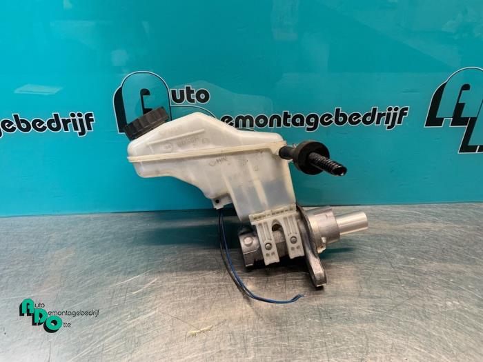 Gebruikte Hoofdremcilinder Opel Corsa D 1.3 CDTi 16V Ecotec Prijs € 10,00 Margeregeling aangeboden door Autodemontagebedrijf Otte