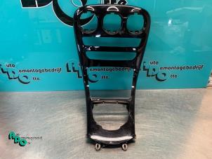 Gebruikte Middenconsoles Mercedes GLC AMG (X253) 3.0 43 AMG V6 Turbo 4-Matic Prijs € 75,00 Margeregeling aangeboden door Autodemontagebedrijf Otte