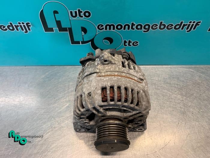 Gebruikte Dynamo Renault Twingo II (CN) 1.5 dCi 90 FAP Prijs € 30,00 Margeregeling aangeboden door Autodemontagebedrijf Otte