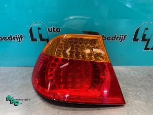 Gebruikte Achterlicht links BMW 3 serie (E46/2) 318 Ci 16V Prijs € 100,00 Margeregeling aangeboden door Autodemontagebedrijf Otte