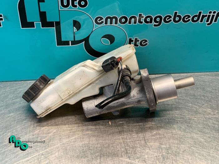 Gebruikte Hoofdremcilinder Ford Focus 2 Wagon 1.6 16V Prijs € 25,00 Margeregeling aangeboden door Autodemontagebedrijf Otte
