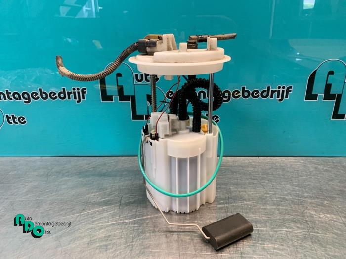 Gebruikte Tank element Pomp Fiat Grande Punto (199) 1.4 Natural Power Prijs € 20,00 Margeregeling aangeboden door Autodemontagebedrijf Otte