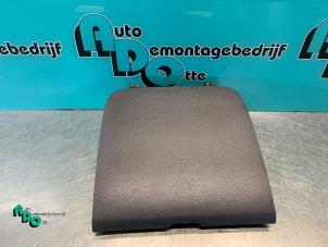 Gebruikte Opbergvak Daihatsu Sirion/Storia (M1) 1.3 16V DVVT Prijs € 25,00 Margeregeling aangeboden door Autodemontagebedrijf Otte