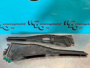 Gebruikte Paravan Dacia Sandero I (BS) 1.2 16V Prijs € 25,00 Margeregeling aangeboden door Autodemontagebedrijf Otte