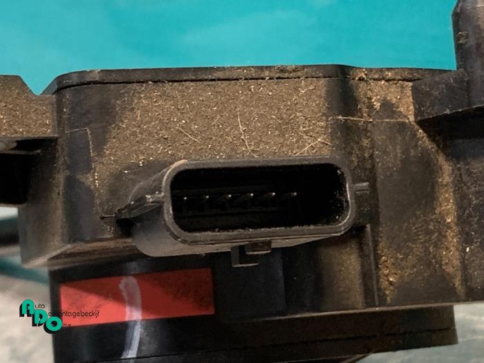 Gebruikte Gaspedaalpositie Sensor Renault Clio III (BR/CR) 1.2 16V 75 Prijs € 25,00 Margeregeling aangeboden door Autodemontagebedrijf Otte