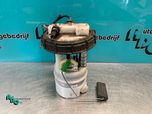 Gebruikte Tank element Pomp Renault Clio III (BR/CR) 1.2 16V 75 Prijs € 25,00 Margeregeling aangeboden door Autodemontagebedrijf Otte