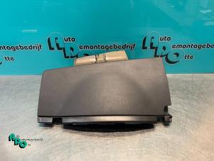 Gebruikte Dashboardkastje Peugeot Partner (GC/GF/GG/GJ/GK) 1.6 HDI 90 Prijs € 25,00 Margeregeling aangeboden door Autodemontagebedrijf Otte