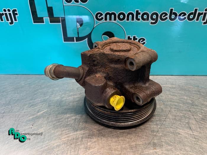 Stuurbekrachtiging Pomp van een Ford StreetKa 1.6i 2003