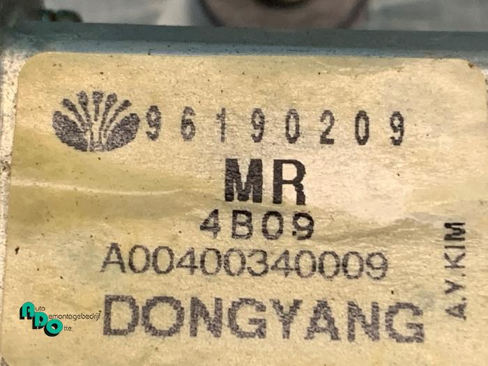 Ruitenwissermotor achter van een Daewoo Lacetti (KLAN) 1.6 16V 2004