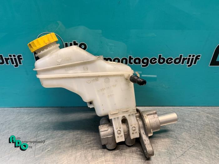 Gebruikte Hoofdremcilinder Peugeot Bipper (AA) 1.3 HDI Prijs € 20,00 Margeregeling aangeboden door Autodemontagebedrijf Otte