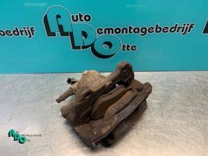 Gebruikte Remklauw (Tang) links-voor Peugeot Bipper (AA) 1.3 HDI Prijs € 20,00 Margeregeling aangeboden door Autodemontagebedrijf Otte